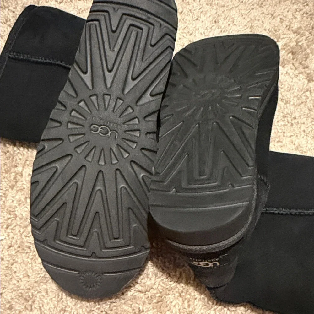 Uggs Women Black Boots - Picture 6 of 6